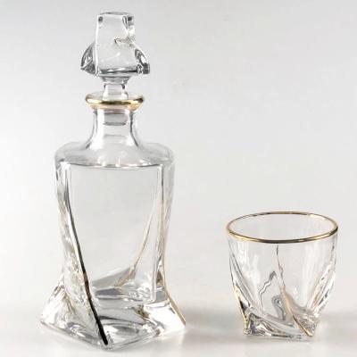 China 800ml Whiskey Glass Bottle Sustainable Heat Resistant Whiskey Glass for sale