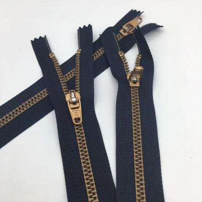 China Wholesale High Quality Resin Reinforced 4# 5# Auto Lock Zipper Closed Tail Spring Zipper Puller Teeth Color Can Be Customized for sale