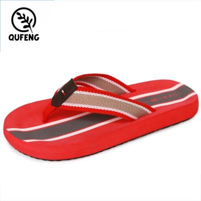 China Latest Design Fashion Trend Design Men Summer Beach Outdoor Wearable Slippers à venda