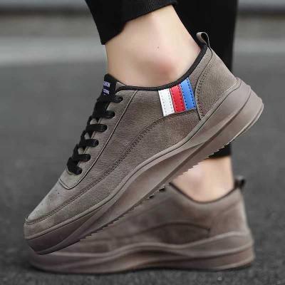 China Brown Casual Custom Original Design Sneaker Shoes Sports Flat Shoes For Men for sale