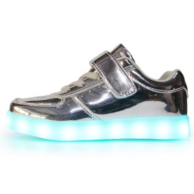 China Wholesale Slip On USB Charging Kids Casual Shoe LED Light Up Shoes à venda