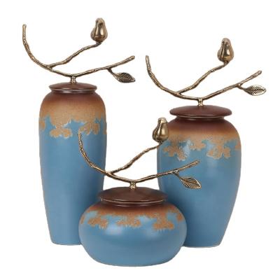 China Traditional Chinese Style Flower Vase Have Lid Round Shape Mat Color Porcelain Ceramic Vase for sale