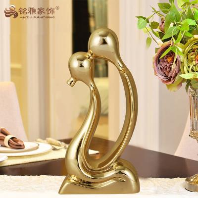 China Customized Gift Opens Abstract Resin Kiss Sculpture Wedding Souvenirs Decoration 16*8*30cm for sale