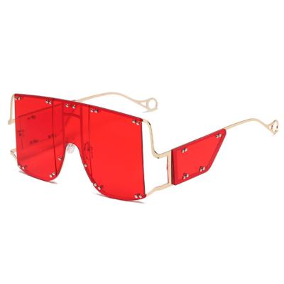 China Luxury Oversized Displacement Eye Shield Sunglasses New For Women Vintage Square Rivet Sun Glass Shades Hollow One Piece Punk Eyewear for sale