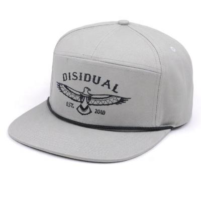 China COMMON Premium Casual Flat Cap Snapback 7 Panel White Sports Quality Embroidery Quality Embroidery Logo With Rope Wholesale Manufacturing for sale