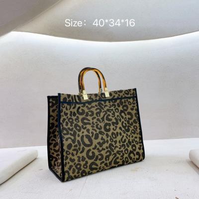 China 2022 Fashion Leopard Canvas Print Camouflage Canvas Tote Cross - Multi Body Bag For Ladies for sale