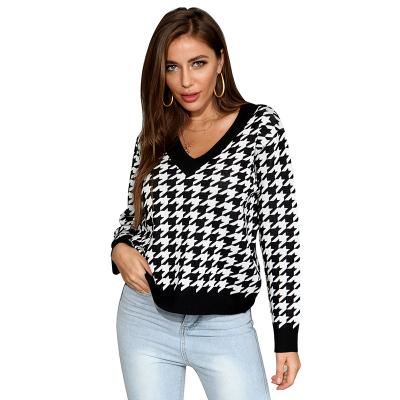 China Anti-Wrinkle Jacquard Sweater V-Neck Base Knitted Pullovers 2021 Autumn Winter Sweater Ladies Long Sleeve Crewneck Houndstooth Wear Women for sale