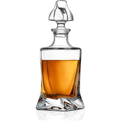 China 2023 Hot Selling 750ml European Style Beverage Twisted Whiskey Decanter Set With Custom Package for sale