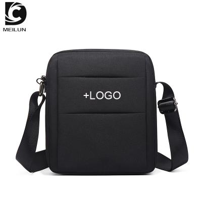 China Simple men's lady shoulder bag professional women fashion messenger sling small comfortable nylon custom logo stripe long for sale