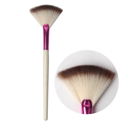 China 2022 Fan Sale Vegan Cosmetic Custom Super Soft Simple Private Label Soft Touch Small Whites Blush Wooden Face Makeup Brush for sale