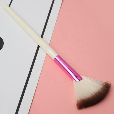 China Super Soft Touch 1 Pcs Super Soft High End Cosmetic Polishing Small Fan Custom Odm White 2022 Hot Selling Single Makeup Brush Private Label for sale