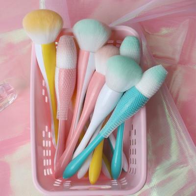 China Makeup Brush Durable Size Powder 2022 Single Bass Makeup Brush Moq Kabuki Wholesale Private Label Luxury Synthetic Rainbow Soft Fluffy for sale