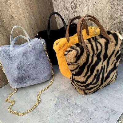 China Fashion Lady Leopard Print Plush Soft Handbag Zebra Stripe Plush Peopard Print Handbag for sale