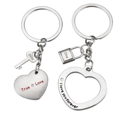 China Custom Metal Couples Peach Heart Key Lock Wedding Company Creative Hanging Chain Advertising Give Small Gifts Key Chain Accessories for sale