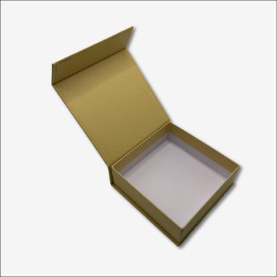 China Plain Recyclable Cardboard Packaging Blank Paper Square Rigid Packaging Magnetic Closure Box for sale