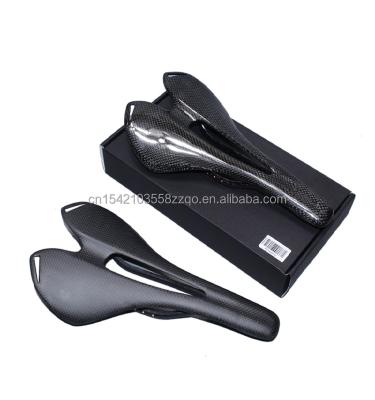 China All Seasons Wholesale Full 100g Ulight Carbon Fiber Road Bike Bicycle Saddle for sale