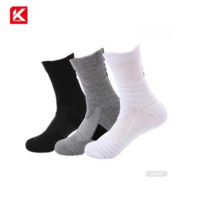 China KT3- A026 Sports Athletic Crew Socks Good Athletic Training Socks for sale