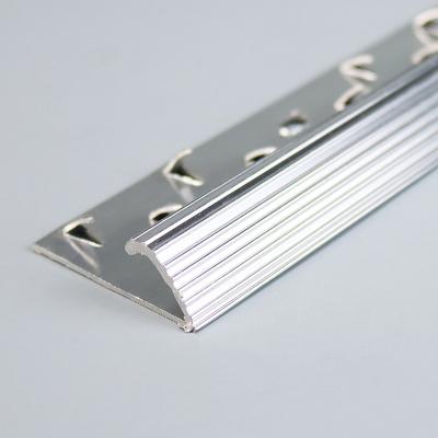 China Silver Extruded Aluminium Metal Carpet Edging 36.8x0.85mm for sale