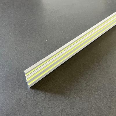 China OEM fotoluminescente trapmarkeringen Aluminium traprand 2,8 mm Te koop