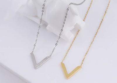 China V Letter words necklace female luxury chain fashion 18K gold logo popular accessories titanium steel necklace female for sale