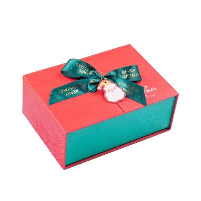 China High Quality Recycled Paper Packaging Materials Merry Christmas Gift Wrapping Box And Christmas Gift Decoration Labels for sale