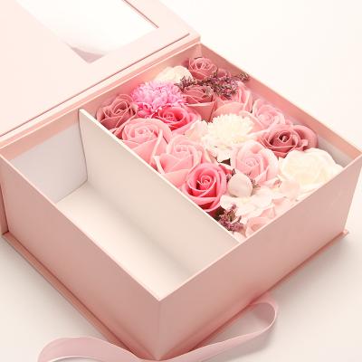 Cina Handmade Soap Rose Gift Box Christmas Wedding Birthday Mother's Day Luxury Soap Roses Flower Gift Set R295 in vendita