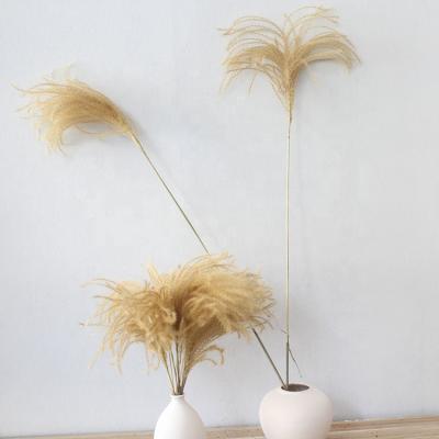 China Beautiful Luxury Dried Flower Dried Golden Dried Bouquet Pampas Flower Arrangement M018 Small Grass Dried Flowers for sale