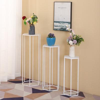 China Living Room Funiture Wedding Props Iron Flower Vase Holder Wedding Table Centerpieces Decoration Event Party Stage Decoration Metal Flower Stands for sale