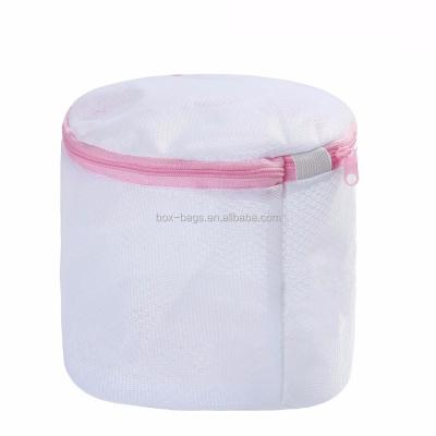 China Eco-friendly Fashion Zipper Collapsible Reusable Lingerie Pouches Laundry Bra Mesh Wash Bag for sale