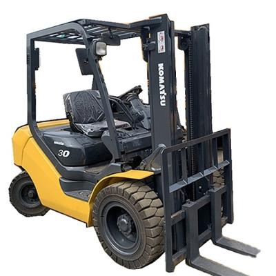 China Hotels Reasonable Price Komatsu FD30 Diesel Forklift , Komatsu fd30t-16 Japan 3 Ton Used Forklift With Side Clutch For Sale for sale