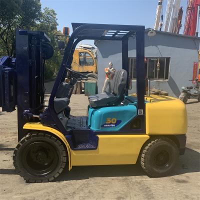 China Building material stores with original Japan KOMATSU brick clip FD30T-16 FD30T-14 FD30 brick 3 ton diesel forklift with bale flange for sale