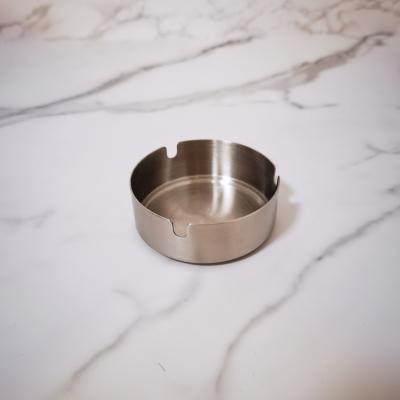 China Viable Wholesale Cheap Price Customized Logo 304 Stainless Steel Round Shape Ashtray for sale