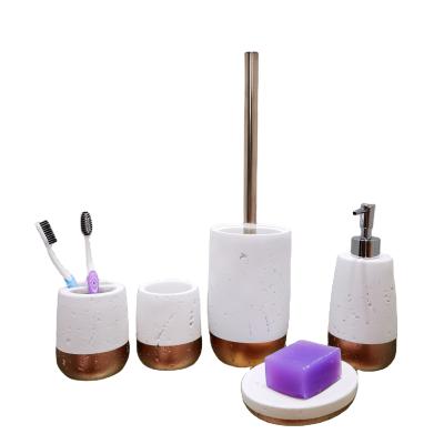 China Sustainable Modern 5Pcs Bathroom Accessories Luxury Set Bathroom Set Accessories For Hotel for sale