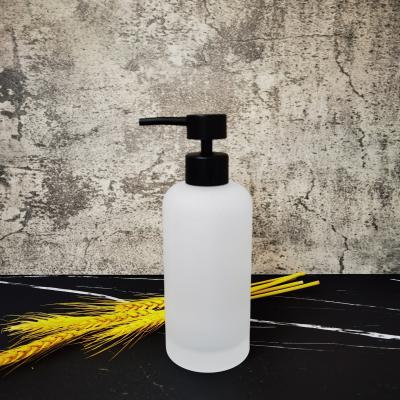 China Sustainable Modern Luxury Frosted Glass Bathroom Accessories Liquid Soap Dispenser With Black Plastic Pump for sale