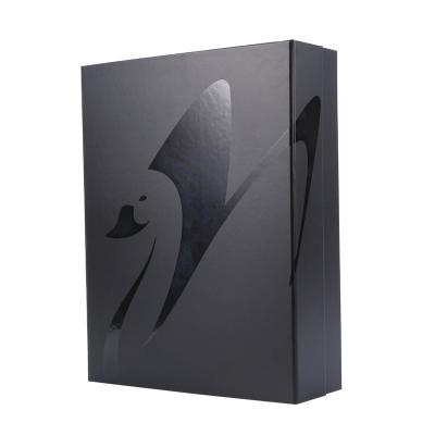 China Recyclable High-end Packaging Gift Box Matte Black Magnetic Closure Paper Exquisite Gift Box for sale