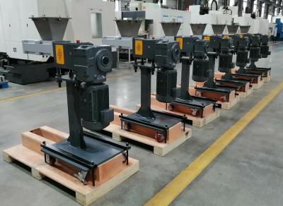 China La capacidad 5.5KW/7.5KW 600rpm alea el alimentador de acero del lado del barril para el extrusor de tornillo gemelo en venta