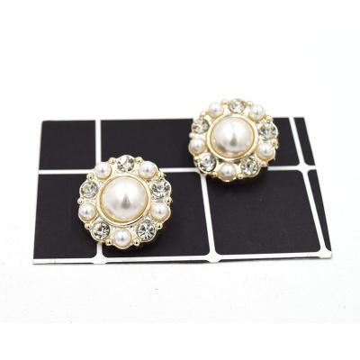 China Viable Light Gold Diamond Pearl Rhinestone Crystal Flower Shaped Buttons For Coat 29mm Factory Wholesale for sale