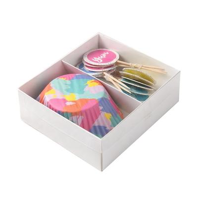 China Disposable Cupcake Decorating Kit With White Gift Box Picks And Cakecup Liner for sale