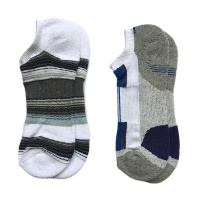 China New Design Spring And Autumn Sport Grip Socks Breathable OEM Service Women Striped Sports Socks for sale