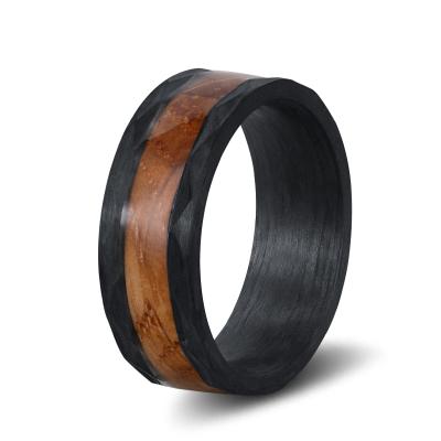 China FASHIONABLE Poya Stock 8mm Whiskey Barrel Handle Natural Carbonized Wood Inlay Faceted Hammered Black Forged Carbon Fiber Ring for sale