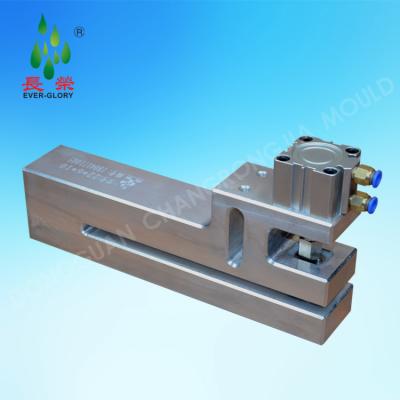 China For Euro Plastic Pneumatic Hole Punch Machine For Backing Pouch for sale