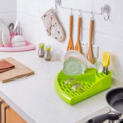 China Multifunctional Storage Rack Kitchen Large Triangle Bowl Dish Chopsticks Tableware Draining Storage Rack Tripod for sale