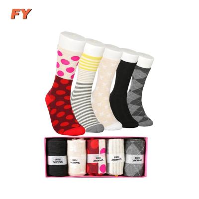 China Wholesale New Design Fashion Novelty Sale Korean Colorful Socks Women Men Crew Socks Cotton Breathable Warm Cheap Dress Sock for sale