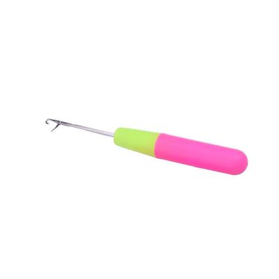 China Micro Pans Wholesale Plastic Wig Crochet Hook Hair Extension Tool Handle Knitting Tool for sale