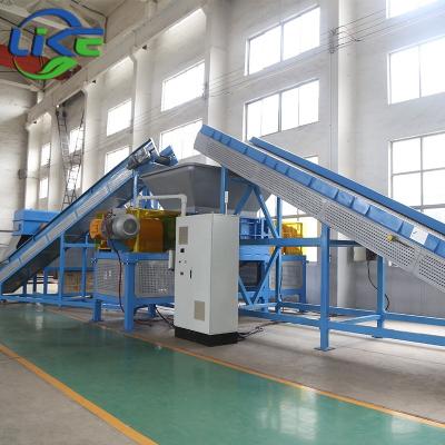 China Playground Tire Shredder Machine To Make Bread Rubber Powder for sale