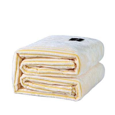 China PORTABLE Solid 280gsm Wholesale Super Soft 100% Polyester Skin Friendly Striped Flannel Fabric Throw Blanket for sale