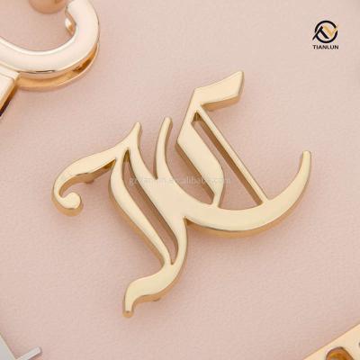 China For Professional Handbag Making Handbag Bag Accessories Letter Metal Engraved Zinc Alloy Logo for sale