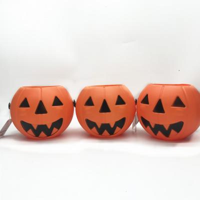 China Pe Factory Wholesale 10cm Diameter Pumpkin Candy Bucket Halloween For Kids Play for sale