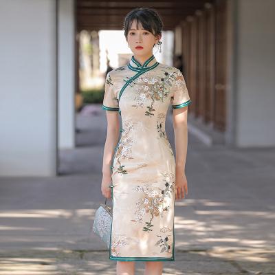 China Old Modified Shanghai Chinese Wind Old Retro Small Wide Side Shorts Sleeves Long Cheongsam Customized Size for sale