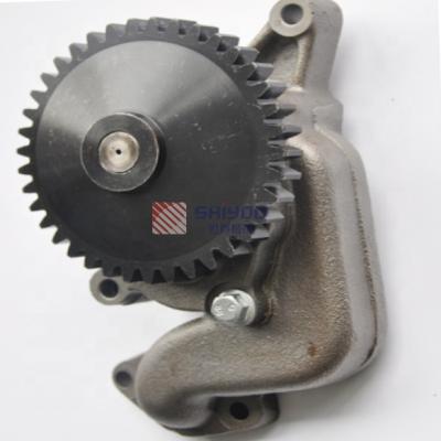 China PC200-3 Machinery Repair Shops 6D105 Excavator Diesel Engine Parts Oil Pump 6136-52-1100 for sale